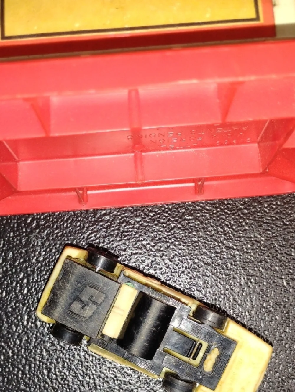Hot Wheels Juice Machine Racing Fuel Accessory - Cream Toy Car Included - Picture 7 of 9